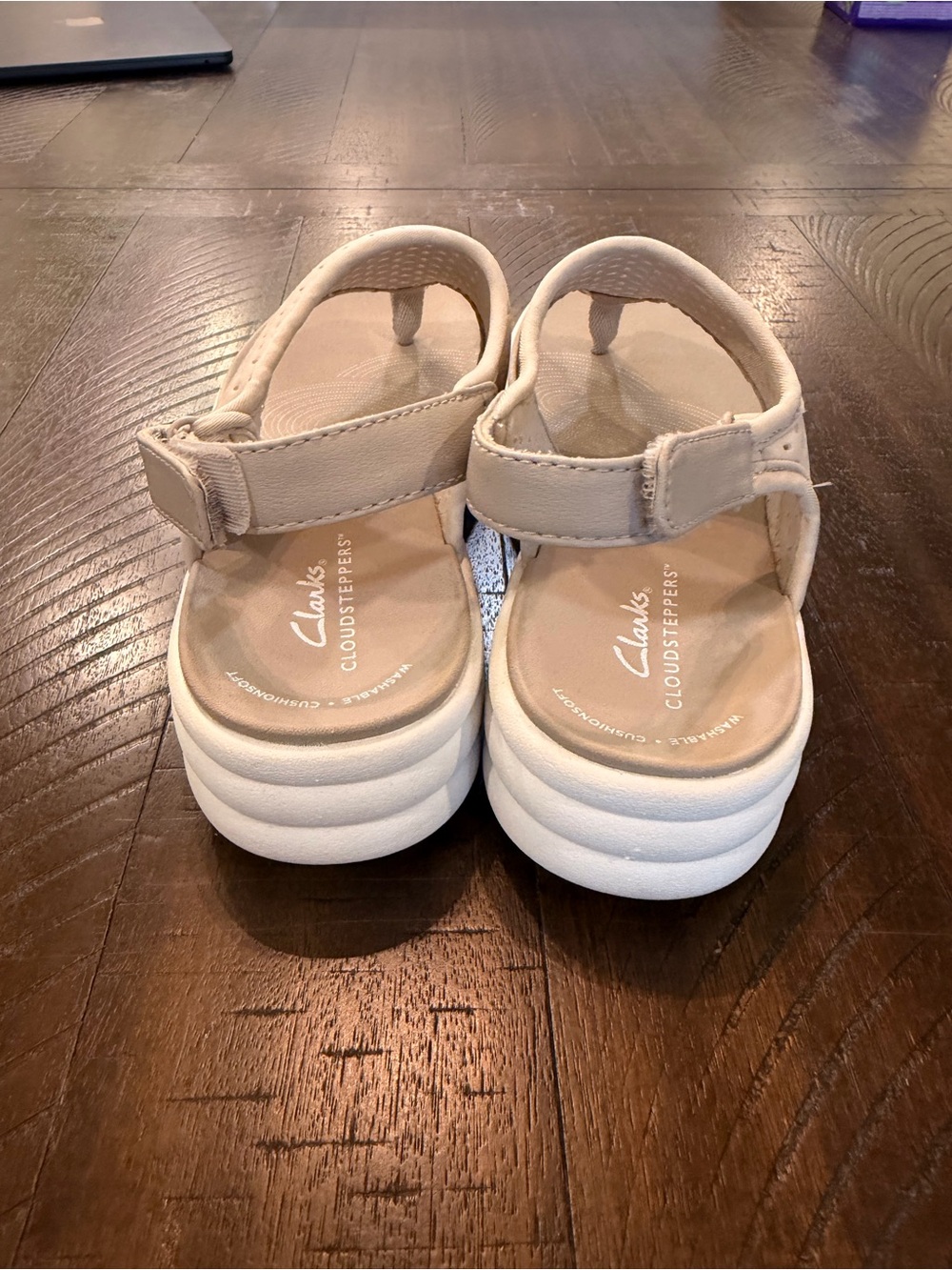 Clarks Cloudsteppers Women’s Beige Thong Slingback Comfort Sandals - Picture 5 of 9